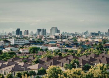 kepemilikan bangunan milik sendiri di jawa timur