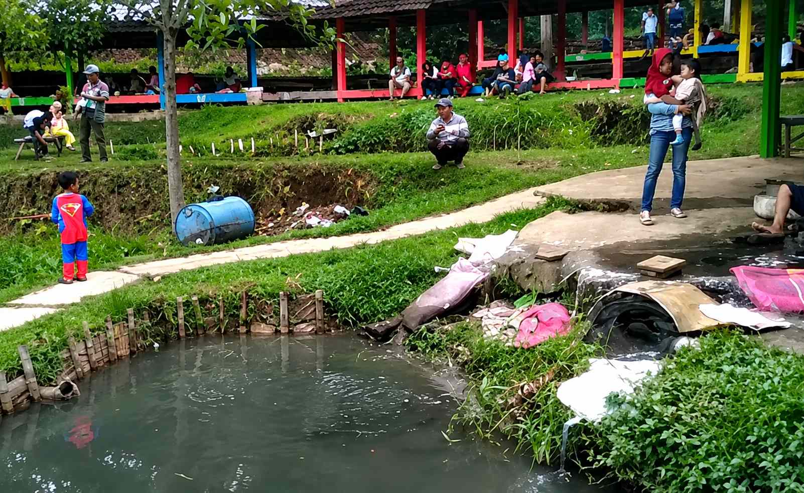 Wisata Pemancingan dan Warung Makan Keluarga