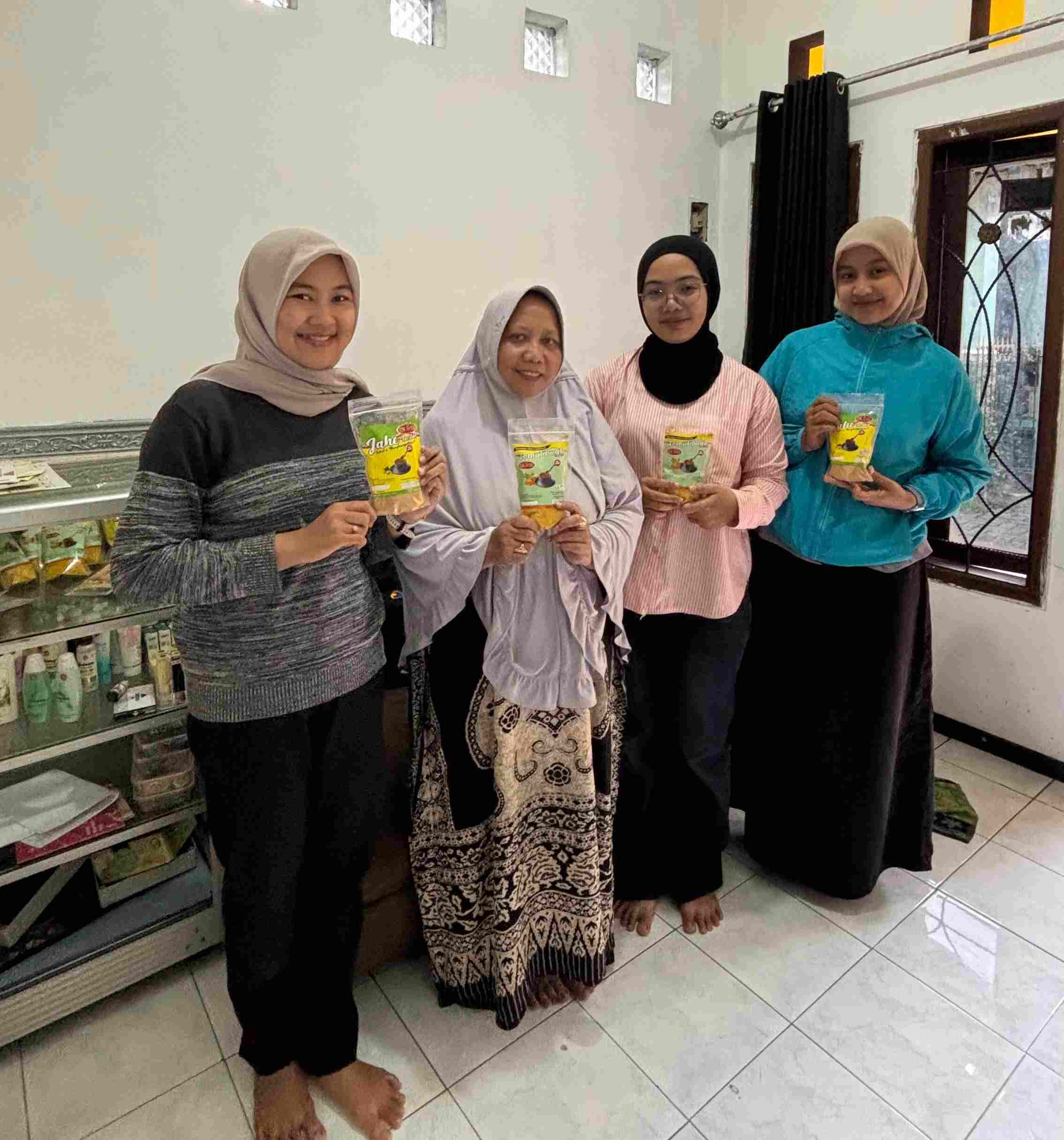 Mahasiswa Pendidikan Ekonomi dan PJKR UIBU