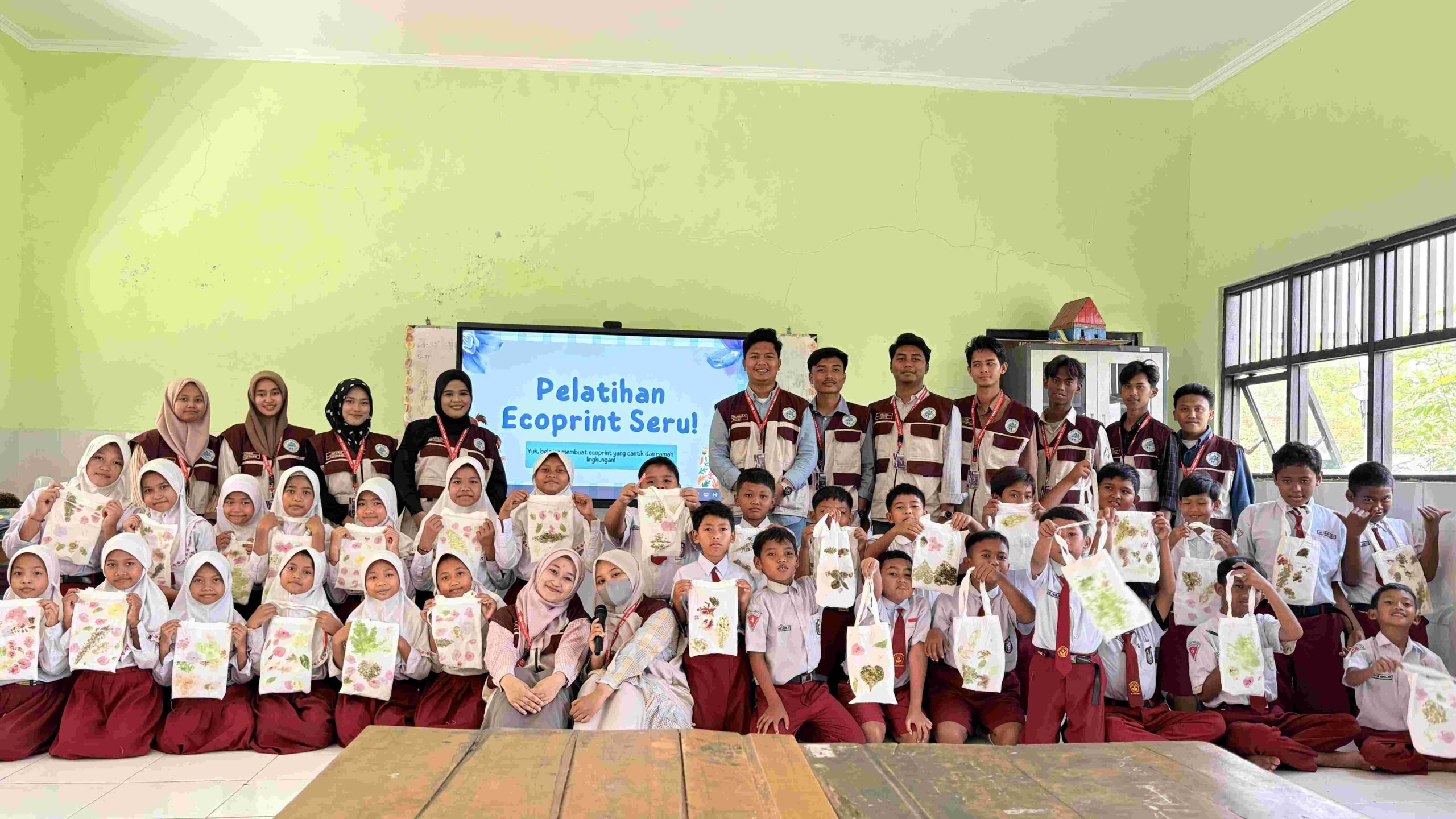 Praktik Ecoprint Siswa SD