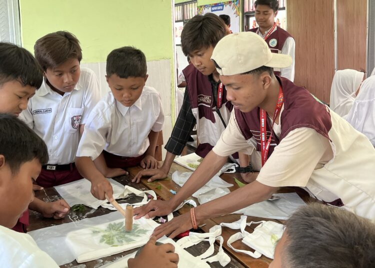 Praktik Ecoprint Siswa SD